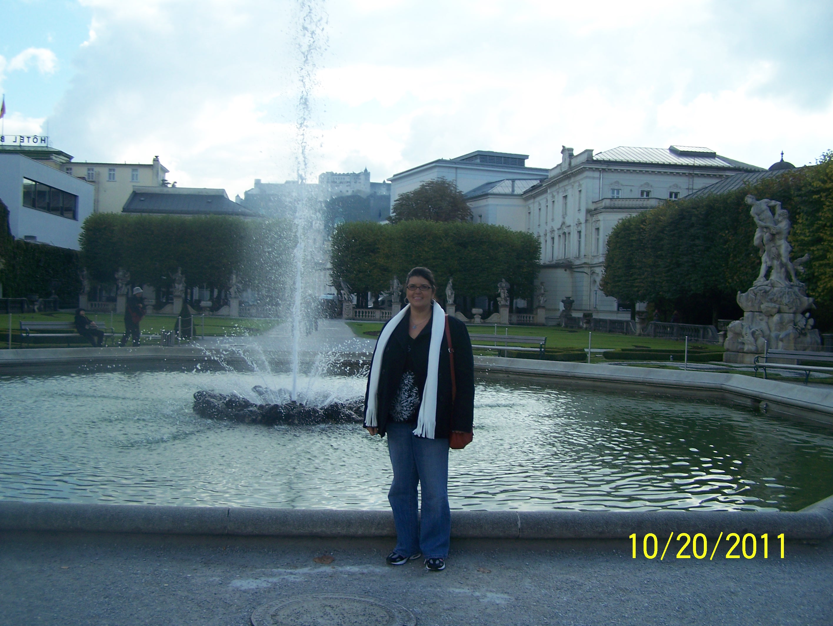 Sound of Music fan at the Do-Re-Mi Fountain