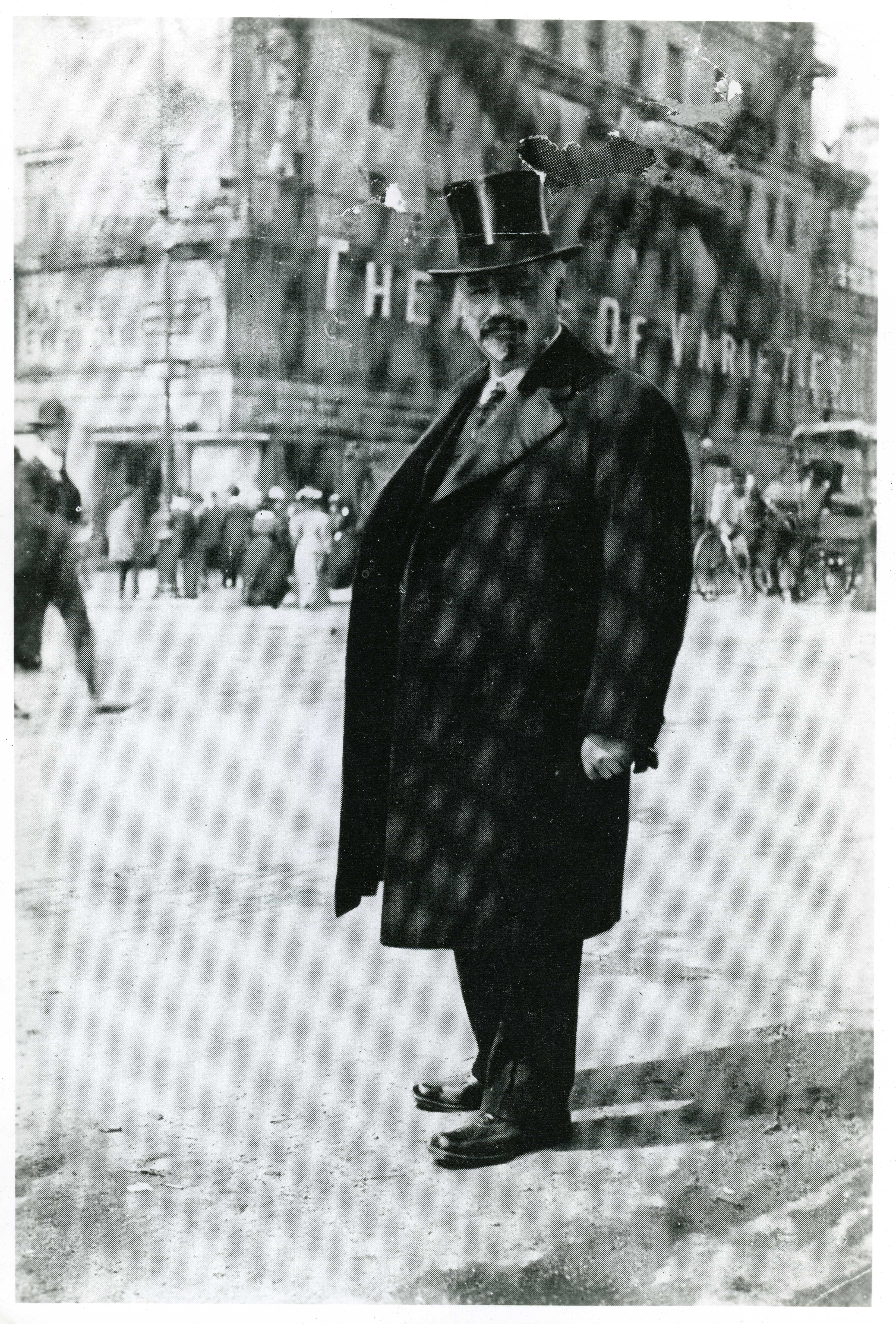 Oscar Hammerstein I in Times Square Oscar Hammerstein I in Times Square